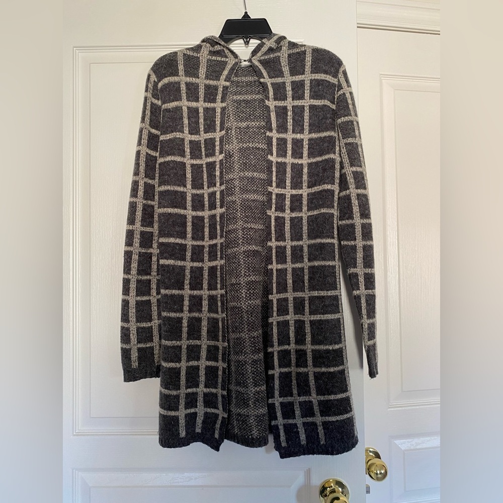 Women’s long, hooded sweater